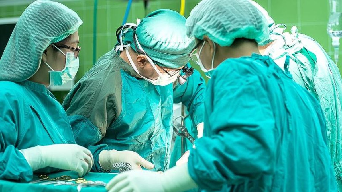 Imagen de una intervención quirúrgica en un hospital, en una imagen de archivo.