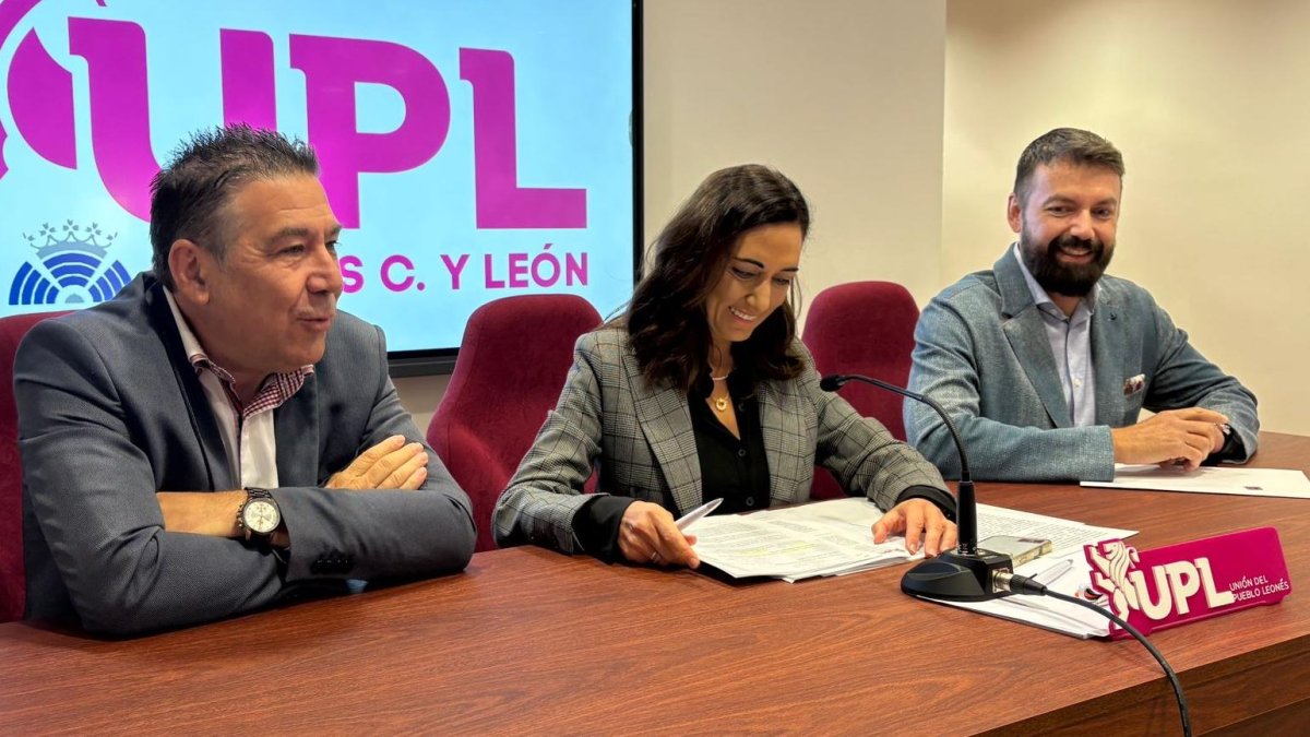 Luis Mariano Santos, Alicia Gallego y  José Ramón García Fernández en una imagen de archivo