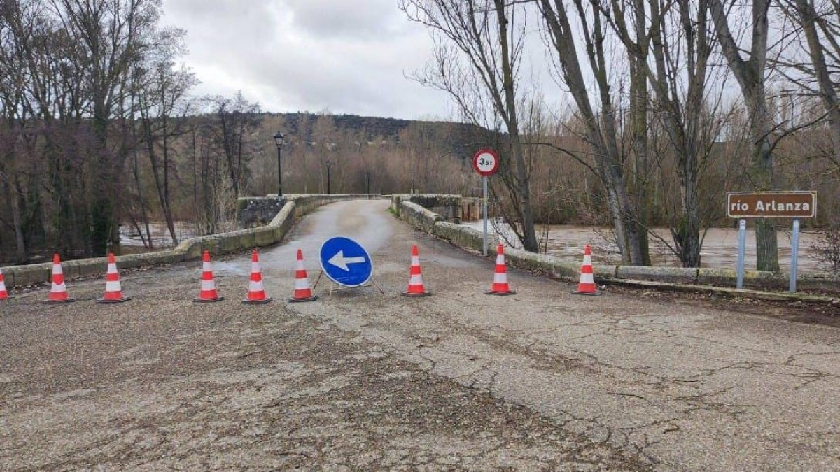 Corte de la circulación del Puente Romano de Quintanilla del Puente