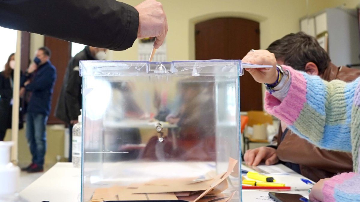 Mesa electoral en las últimas elecciones autonómicas