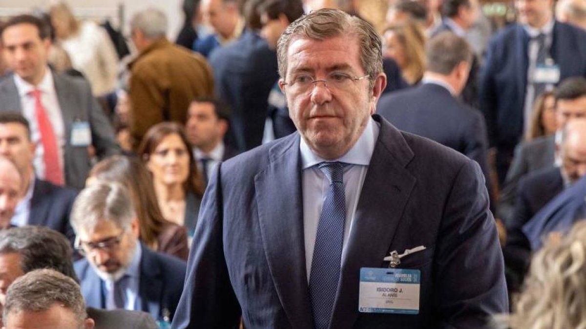 El presidente de Empresa Familiar de Castilla y León (EFCL), Isidoro Alanís, inaugura su Asamblea General de Socios.