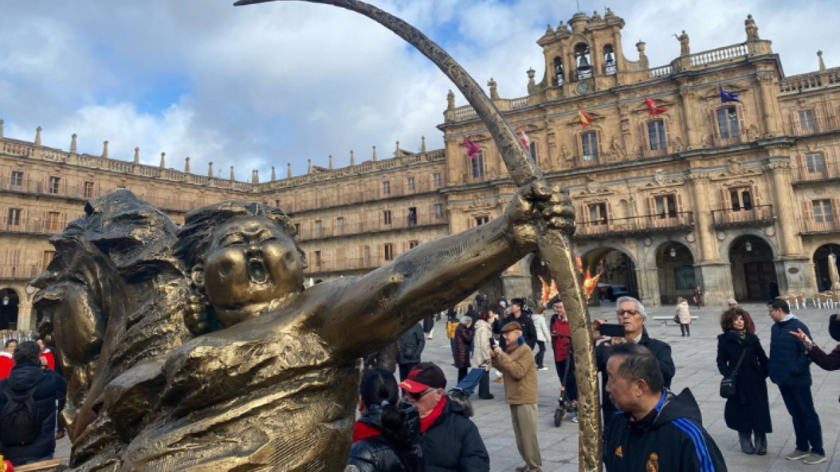 Escultura de Xu Hongfei dedicada al Año Nuevo Chino en Salamanca