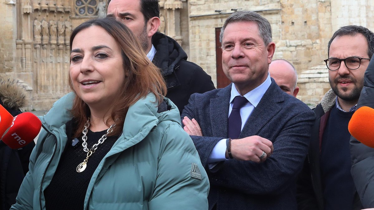 El presidente de Castilla-La Mancha, Emiliano García Page, y la alcaldesa de Palencia, Miriam Andrés.