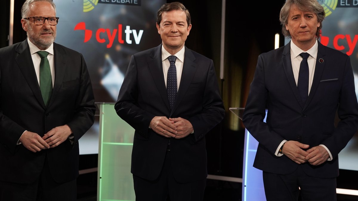 Carlos Pollán, Alfonso Fernández Mañueco y Carlos Martínez, en un momento del último debate.