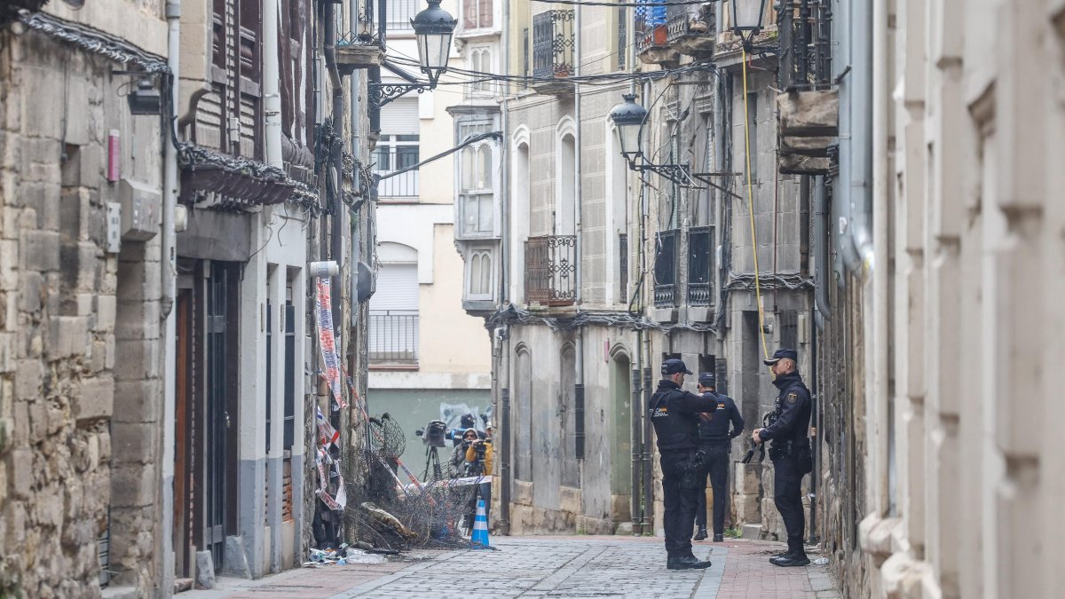 Calle de Miranda de Ebro donde se producía el incendio de la vivienda con tres fallecidas y cuatro heridos.