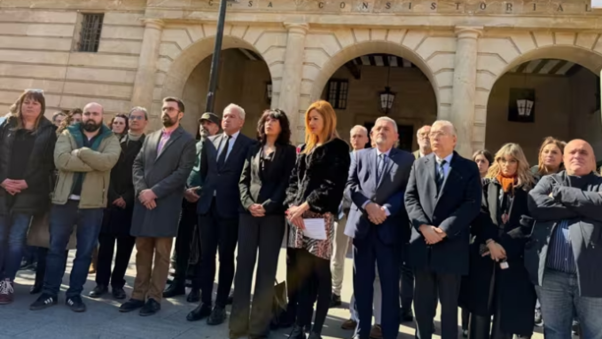 Ana Redondo, durante el minuto de silencio en Miranda de Ebro.