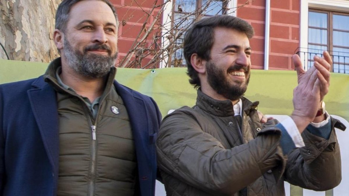 Santiago Abascal y Juan García-Gallardo en la campaña electoral de las autonómicas de 2022.