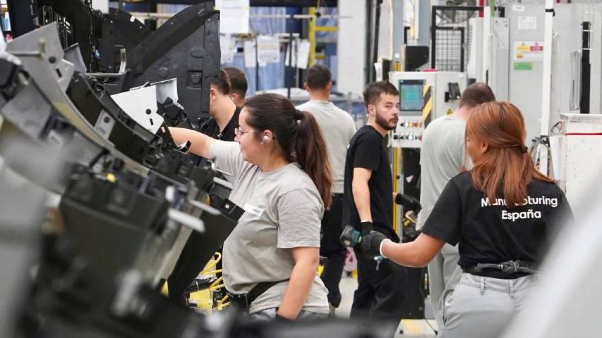 Zona de parachoques en la factoría de Carrocerías de Renault Group España en Valladolid en una foto de archivo.