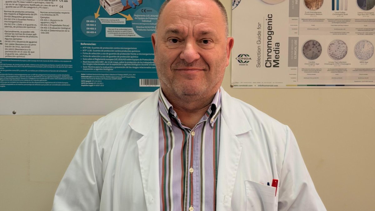 César-Bernardo Gutiérrez Martín, catedrático de la ULE y responsable del grupo de investigación de Bacterias Respiratorias Porcinas.