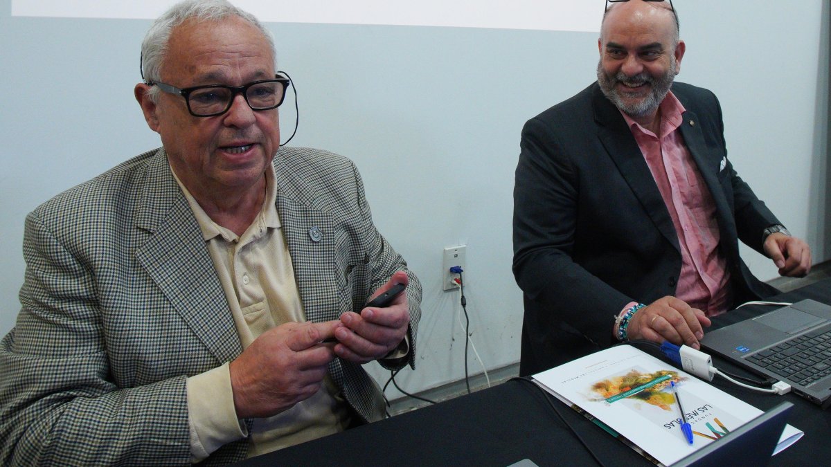 El consejero de Cultura, Turismo y Deporte, Gonzalo Santonja, presenta el informe sobre el estado de conservación de la zona arqueológica de Las Médulas.