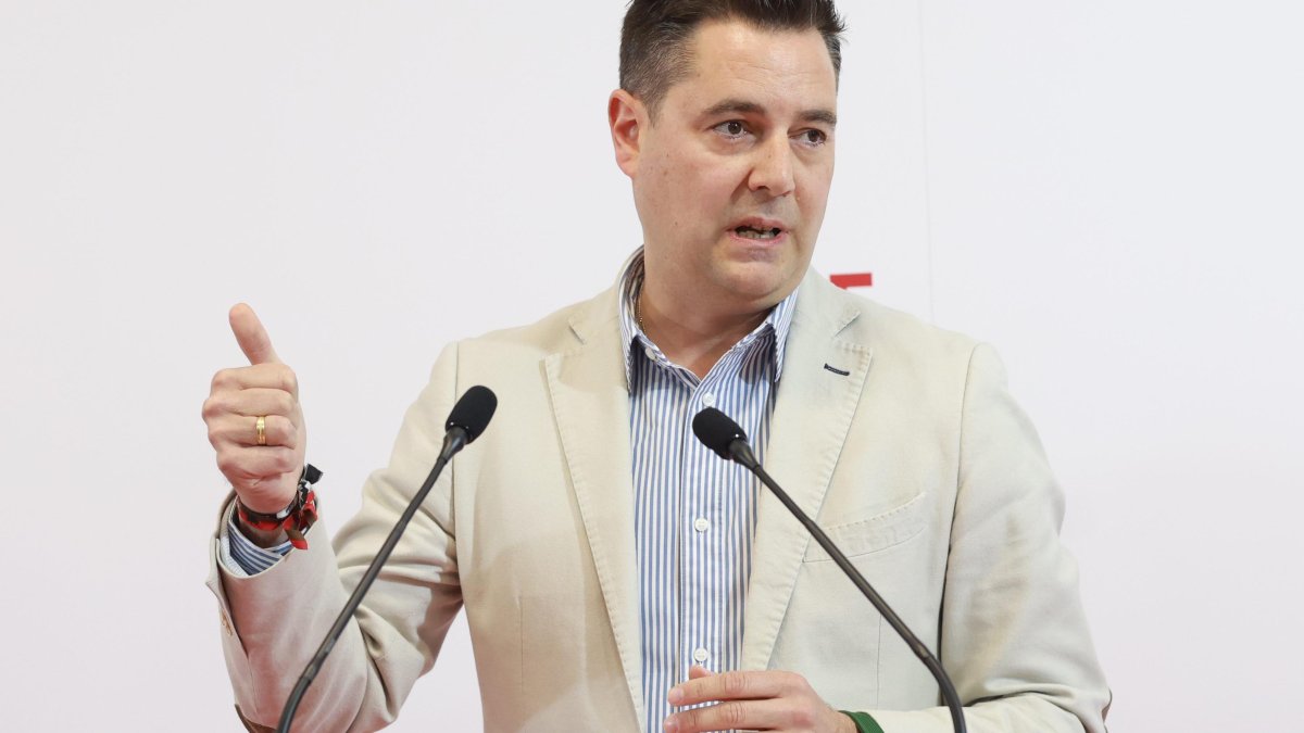 El secretario de Organización del PSOECyL,  Daniel de la Rosa, se reúne con la Ejecutiva del PSOE de Zamora.
