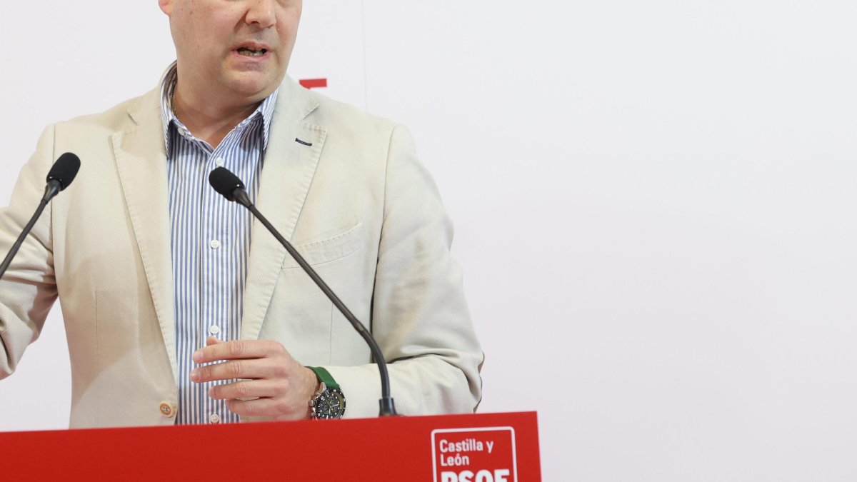 El secretario de Organización del PSOECyL, Daniel de la Rosa, se reúne con la Ejecutiva del PSOE de Zamora.