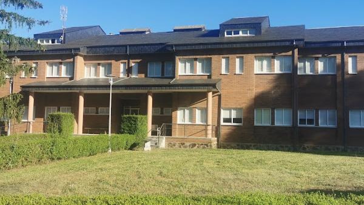 Fachada del CIFP Almázcara