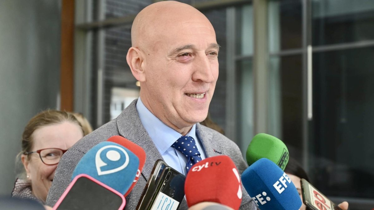 José Antonio Diez, en un momento de su comparecencia antes los medios este jueves en León.