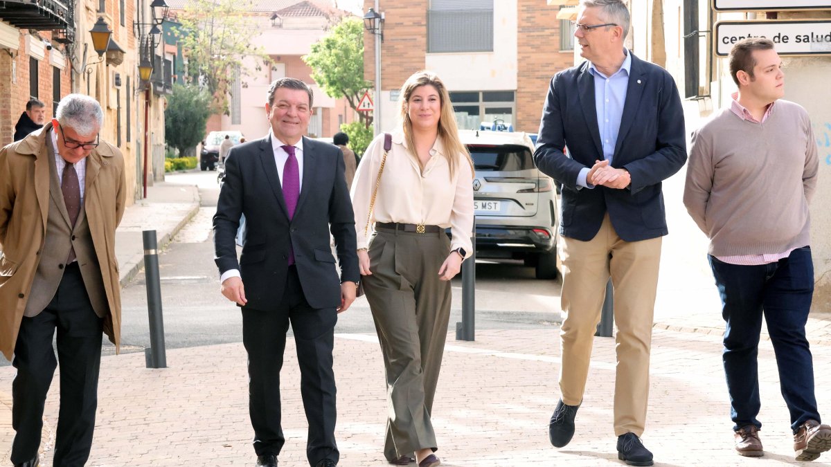 El consejero en funciones de la Presidencia, Luis Miguel González Gago, presenta la convocatoria de ayudas a mancomunidades de 2026