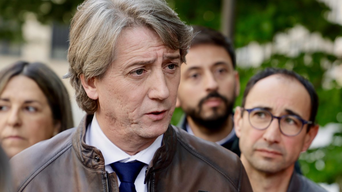 Carlos Martínez atiende a los medios en Salamanca.