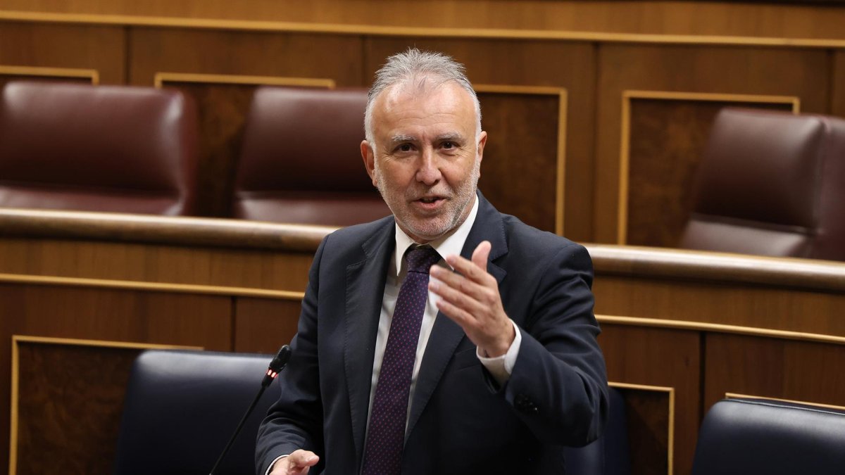 El ministro de Política Territorial y Memoria Democrática, Ángel Víctor Torres