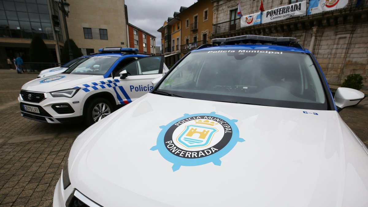 Vehículos de la Policía Municipal de Ponferrada.