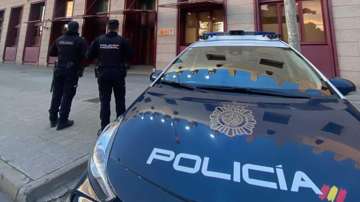 Varios agentes de la Policía Nacional