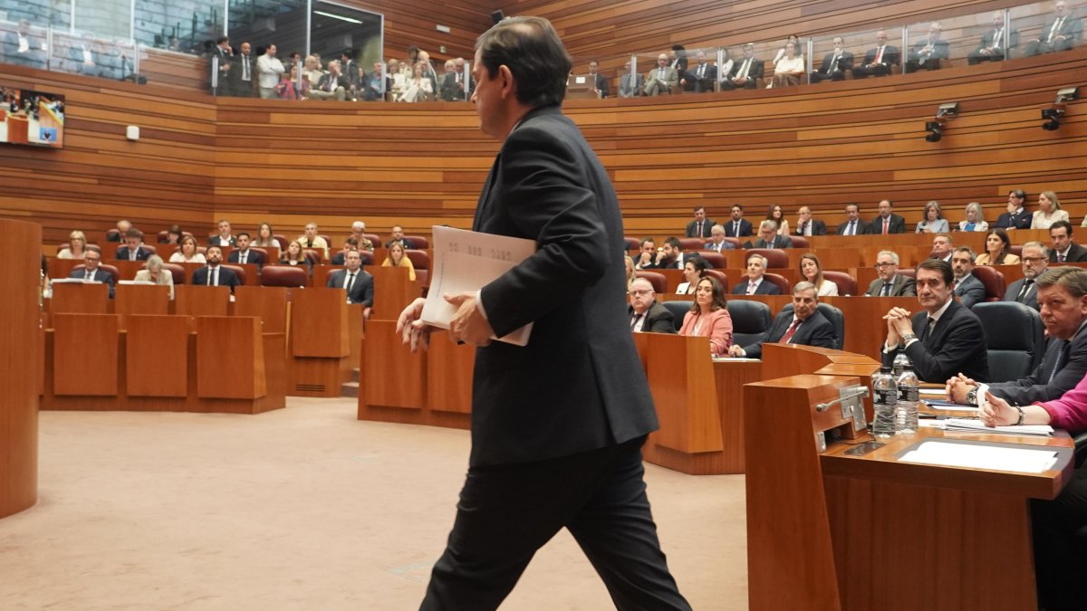 El candidato a la Presidencia de la Junta de Castilla y León, Alfonso Fernández Mañueco, expone su programa de gobierno en las Cortes.