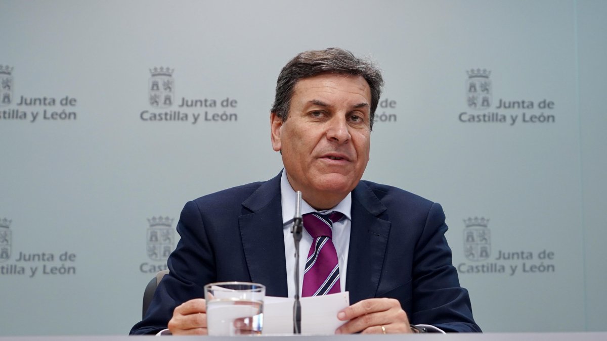 El consejero de Economía y Hacienda y portavoz en funciones, Carlos Fernández Carriedo
