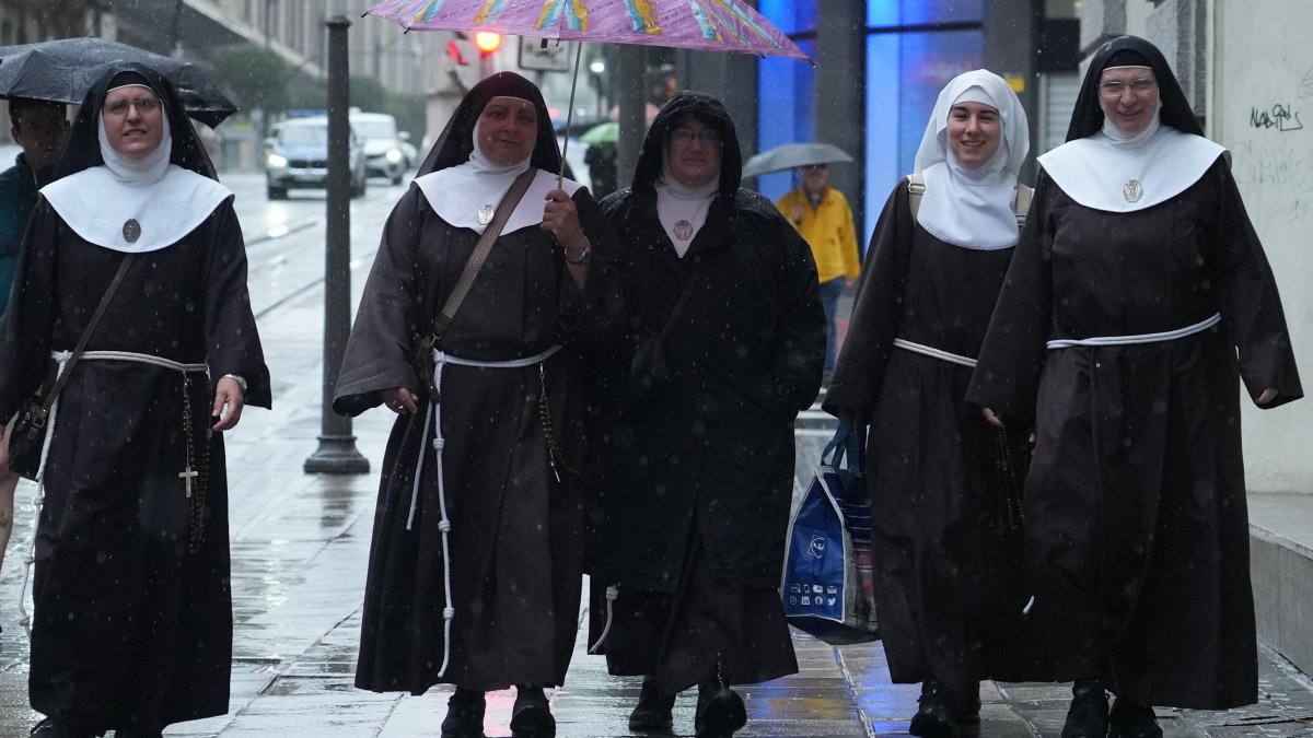 Archivo - Las exmonjas de Belorado a su llegada al Juzgado de Instrucción número 5 de Bilbao.
