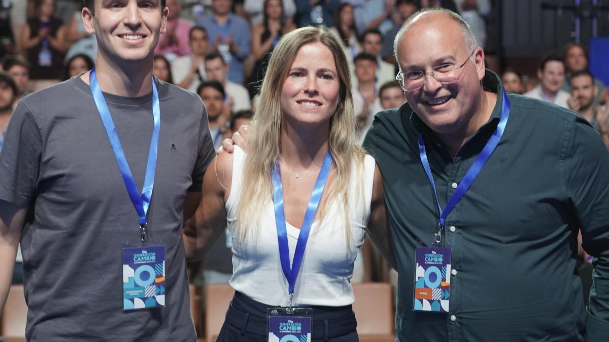 Ignacio Dancausa, Beatriz Fanjul y Miguel Tellado, en el Congreso Nacional de NNGG en Valladolid.