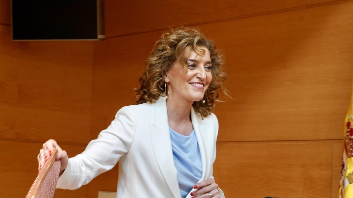 La consejera de Educación, María Pardo, presenta el programa de actuaciones que desarrollará su departamento en la XII legislatura.