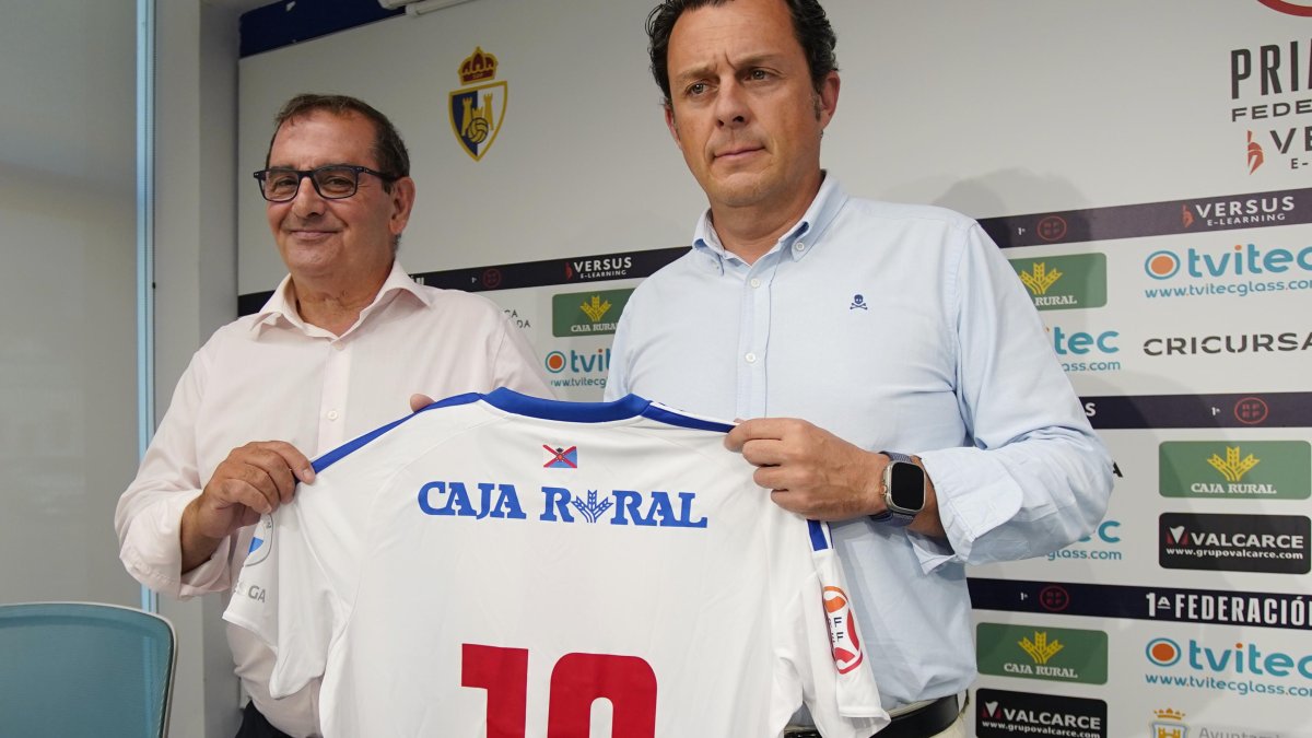 Acto de presentación de la nueva campaña de abonos de la Sociedad Deportiva Ponferradina.