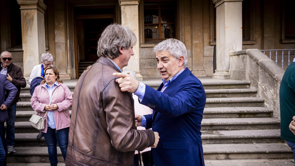 Carlos Martínez y Javier Antón, el 27 de abril tras la investidura de Antón como alcalde Soria.