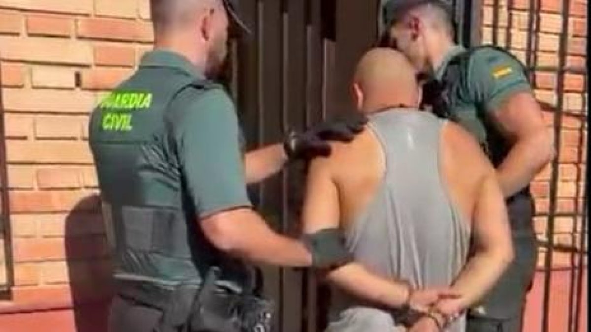 La Guardia Civil de Segovia detiene a tres personas por dos delitos de tráfico de drogas