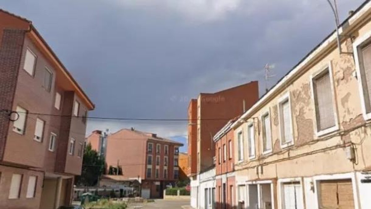 Calle en la que aparecían los cadáveres en Veguellina de Órbigo (León).