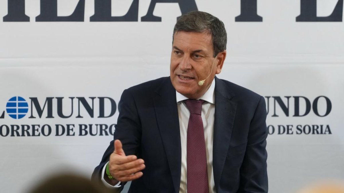 El consejero de economía y Hacienda, Carlos Fernández Carriedo, durante el club de prensa de El Mundo de Castilla y León
