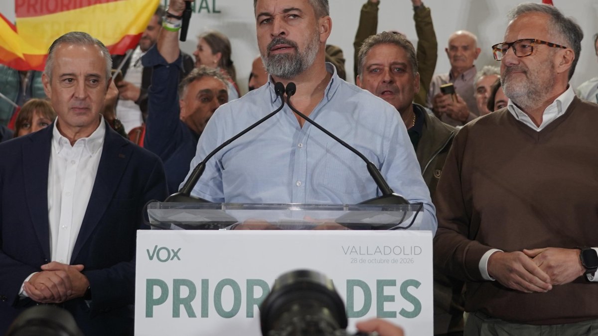 Pablo Sáez, Santiago Abascal y Carlos Pollán.