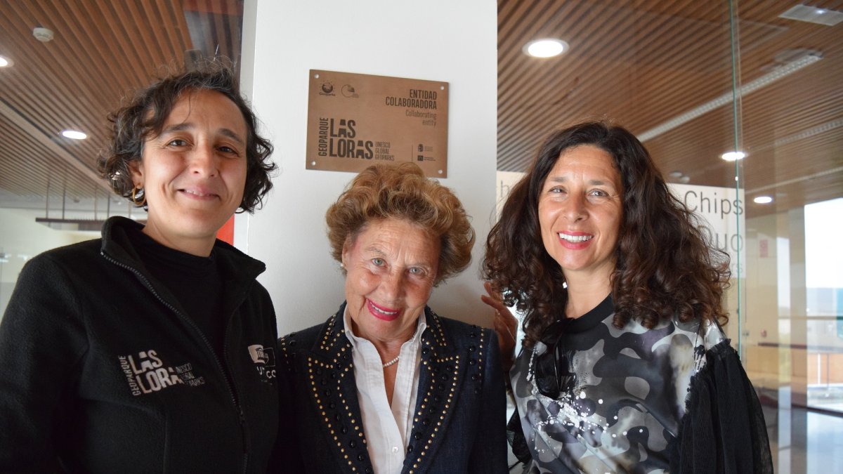 Entrega de placas acreditativas de Las Loras.- E.M.