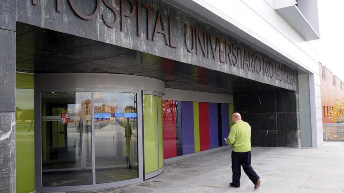 Entrada principal del hospital Río Hortega de Valladolid.- E. M.