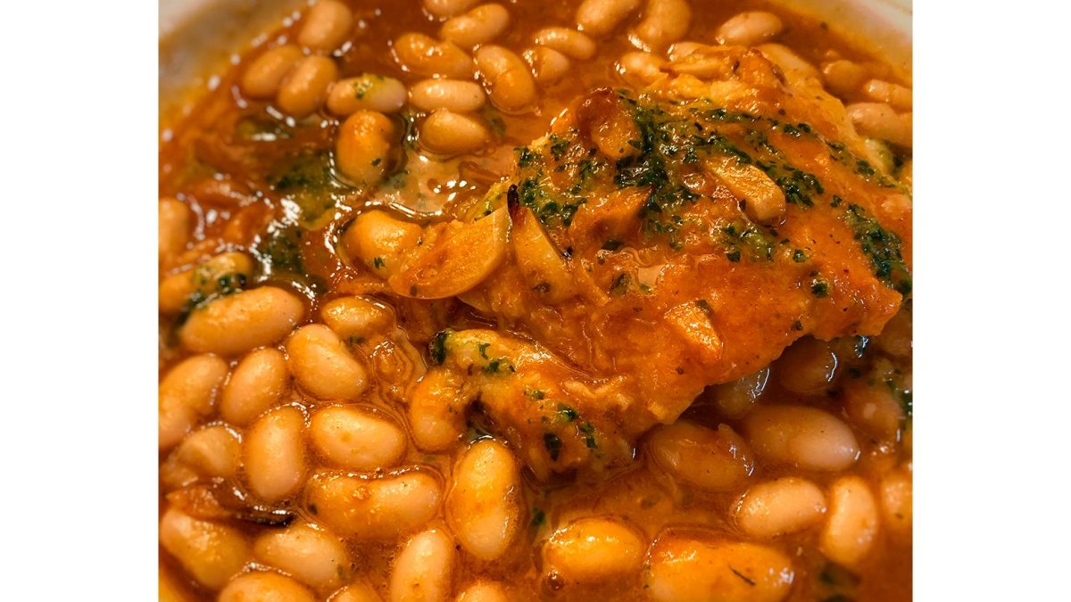 BACALAO CON ALUBIAS BLANCAS EN SALSA AMERICANA /EM