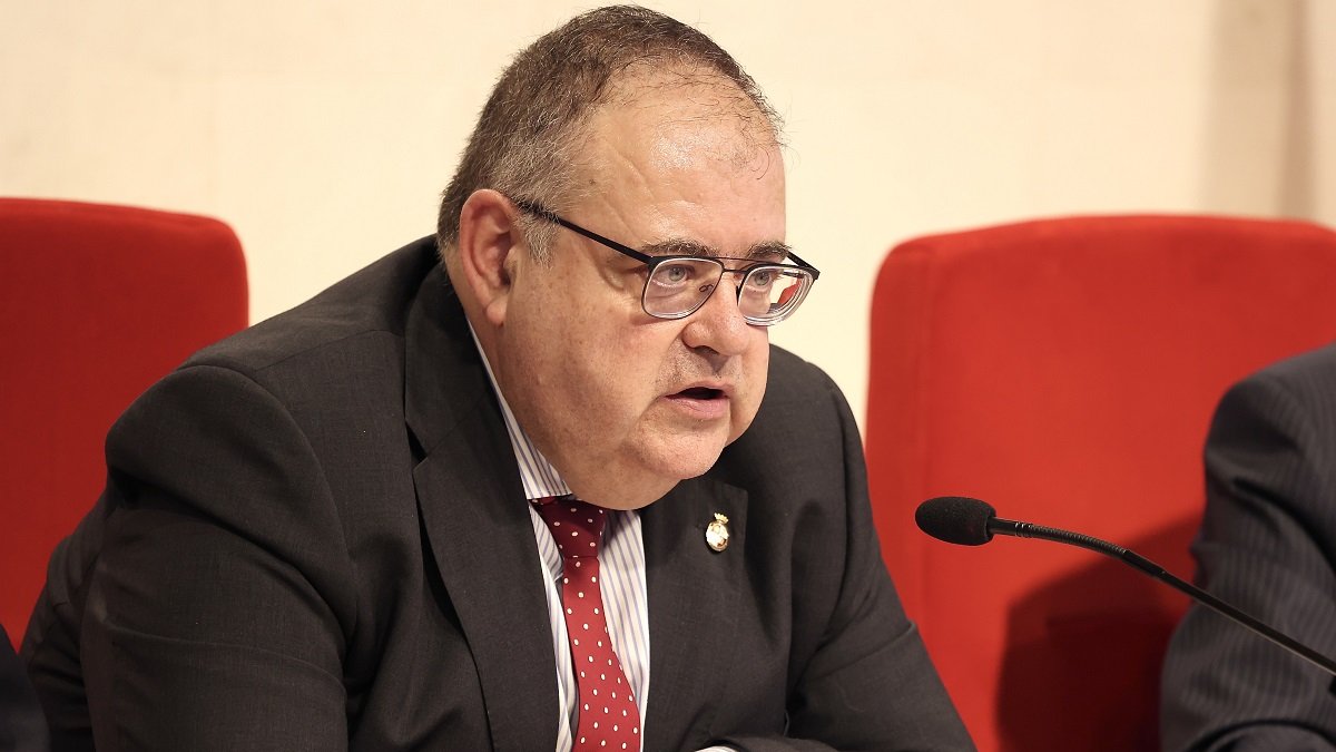 El consejero de Sanidad, Alejandro Vázquez, asiste a la Jornada 'Gestión de la Cronicidad. Las enfermedades silenciosas', organizada por la Fundación Bamberg.- ICAL