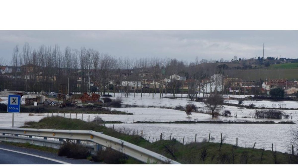 Inundación de granjas y tierras de cultivo en la provincia de Salamanca por el paso de la borrasca Irene. ICAL