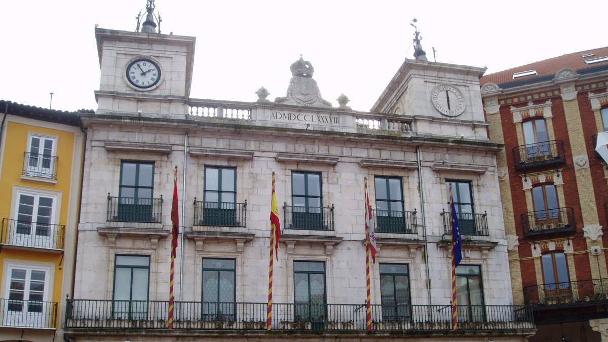 Fachada principal de la Casa Consistorial de la capital burgalesa.- E. M.