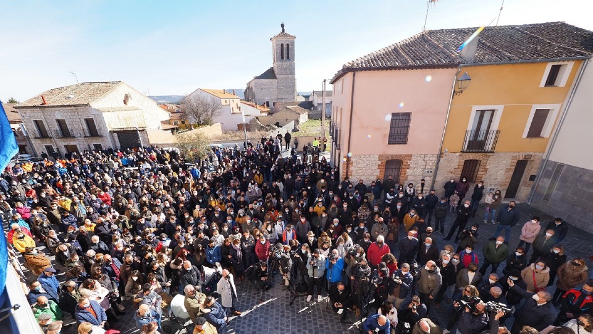 Foto de archivo del minuto de silencio en repulsa por la muerte de Esther López en Traspinedo. -ICAL