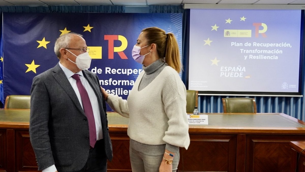 La delegada del Gobierno, Virginia Barcones, analiza las convocatorias de fondos de la UE, que pueden beneficiar a la Comunidad.- ICAL