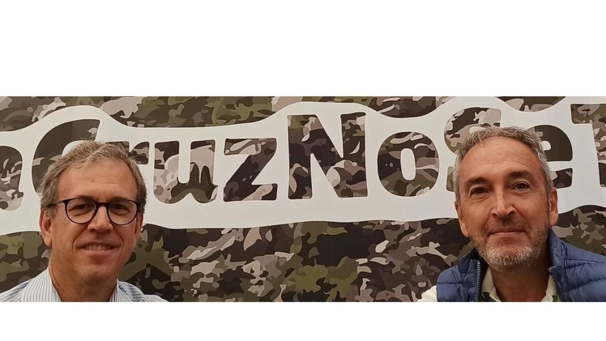 El consejero de Industria, Comercio y Empleo de la Junta de Castilla y León, Mario Veganzones, junto a Alberto Díaz, secretario de Empleo de Castilla y León, en una foto de Twitter de Veganzones.