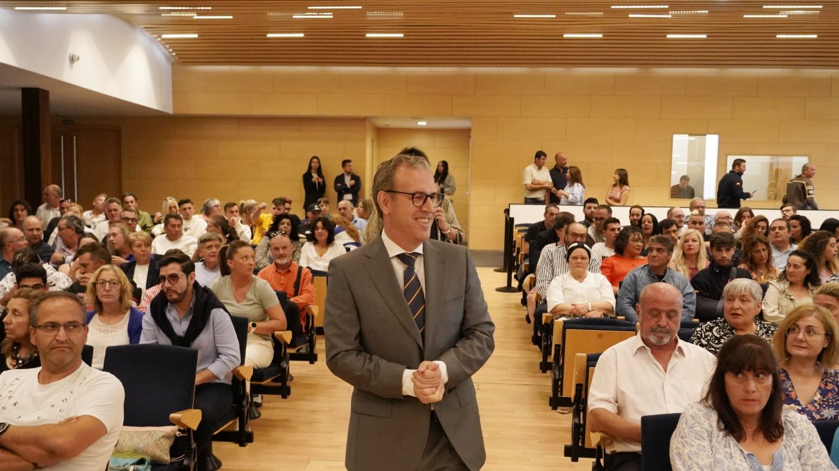 El consejero de Industria, Comercio y Empleo, Mariano Veganzones, clausura y entrega los diplomas de los programas mixtos de la provincia de Valladolid.- ICAL