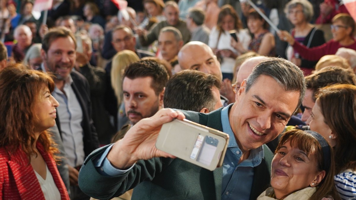 Pedro Sánchez, en Valladolid en el único mitin de campaña de las municipales de de mayo en la Comunidad.-ICAL