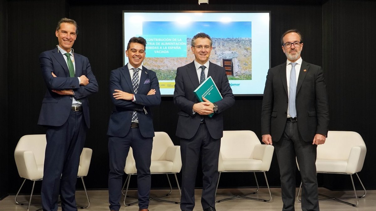 La Federación Española de Industrias de Alimentación y Bebidas (FIAB), Cajamar y Vitartis organizan el encuentro empresarial ''La contribución de la industria de alimentación y bebidas a la España vaciada''. - ICAL