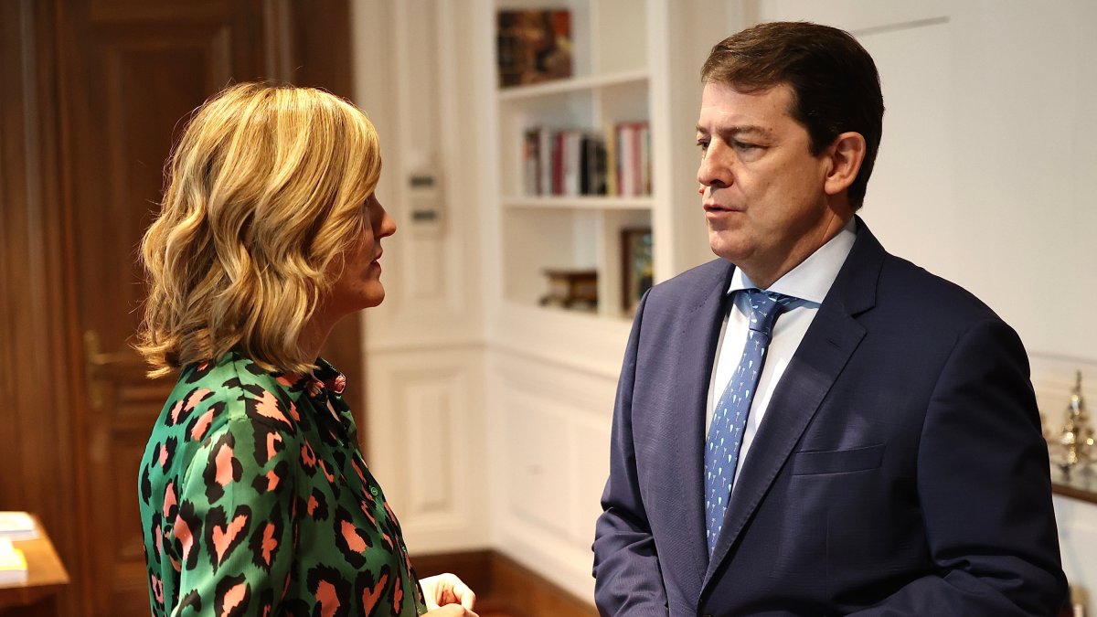 El presidente de la Junta de Castilla y León, Alfonso Fernández Mañueco, mantiene un encuentro con la ministra de Educación, Formación Profesional y Deportes, Pilar Alegría. ICAL