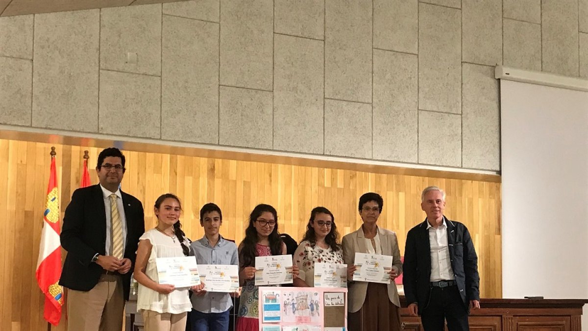 Entrega de premios en el colegio Manuel Moreno Blanco de Vitigudino, Salamanca, del galardón ‘Imagina tu empresa’. -E. M.