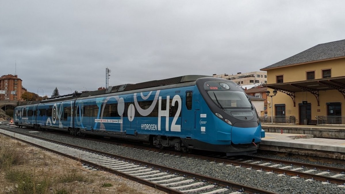 El tren demostrador de hidrógeno FCH2RAIL inicia las pruebas entre Torralba y Soria. -ICAL