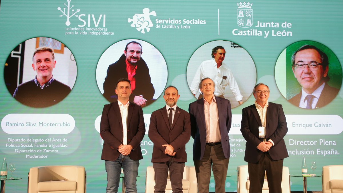 Mesa de reflexión sobre políticas y estrategias públicas de cuidados, con la presencia del secretario general de la Consejer?a de Familia e Igualdad de Oportunidades, Jesús Fuertes; el director general del IMSERSO, Luis Barriga; y el director de Plena Inclusión España, Enrique Galván. -ICAL